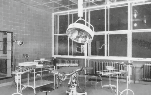 Historischer Operationssaal des Kreiskrankenhauses Sonneberg aus der Dokumentation des Neubaus von 1927.